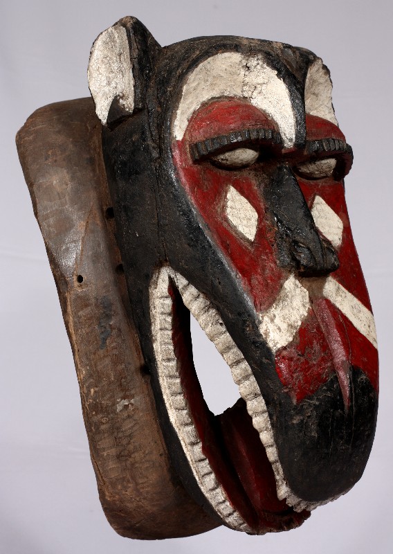 Máscara primitiva africana de burkina faso