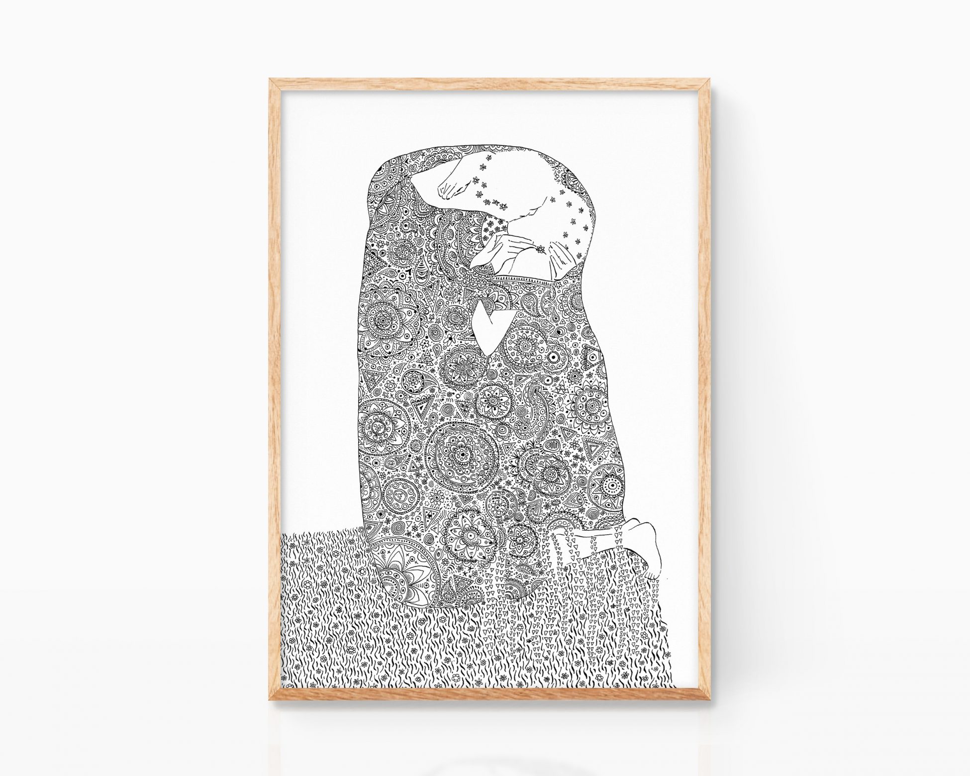 Ilustración El Beso de Klimt. Cuadro decorativo para enmarcar con un dibujo en blanco y negro y línea minimalista del artista Gustav Klimt. Prints con versiones de art decó disponibles para comprar online.