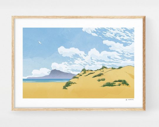 Láminas de playas mediterráneas. Print con una ilustración de la Playa de Oliva con la montaña del Montgó (en Denia). Cuadro decorativo de estilo ukiyo-e contemporáneo.
